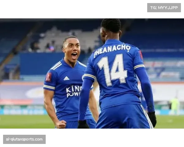 蒂莱曼斯两助攻主导胜局 中场组织核心评分9.0